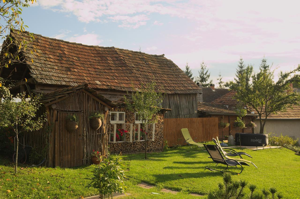 Fruktarium Vendeghaz Hotel Trizs Buitenkant foto