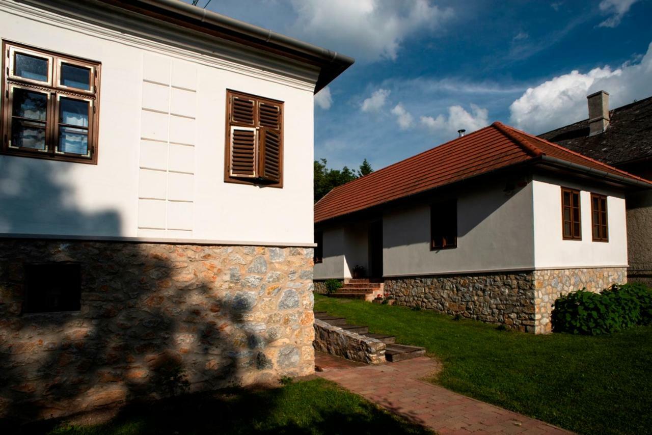 Fruktarium Vendeghaz Hotel Trizs Buitenkant foto